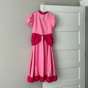 Princess Peach Costume - Size M/L - NWOT